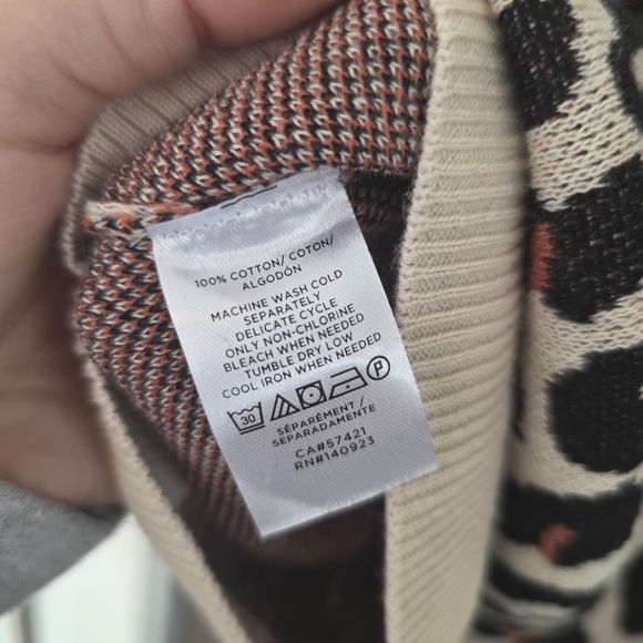 LOFT Animal Print Cheetah Leopard Sweater Long Sleeve Small Petite Ann Taylor - Picture 4 of 4